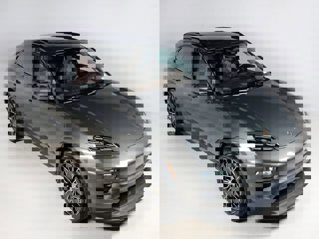 New 2026 Porsche Macan 4 Electric image 30