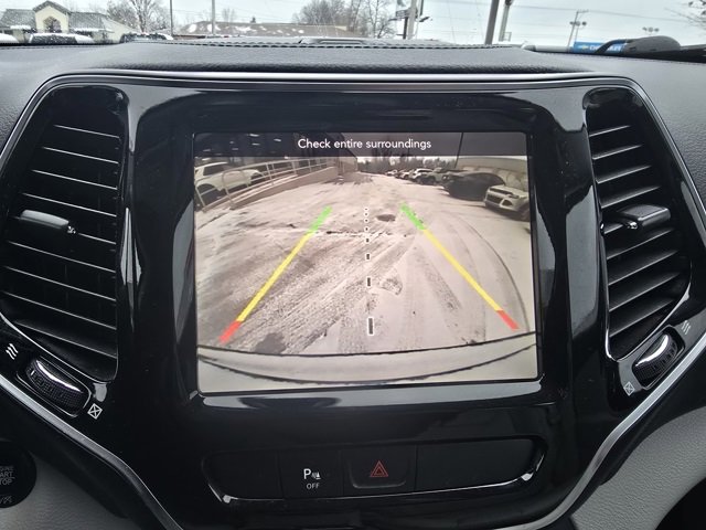 Used 2019 Jeep Cherokee Limited image 23