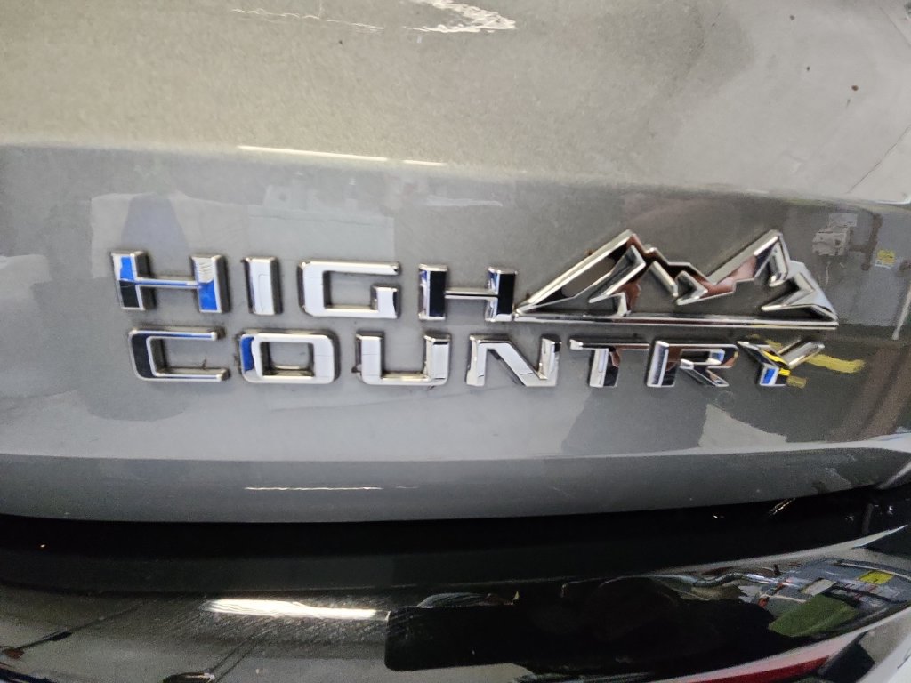 Certified 2025 Chevrolet Traverse High Country w/ LPO, Floor Liner Package AWD/4WD image 39