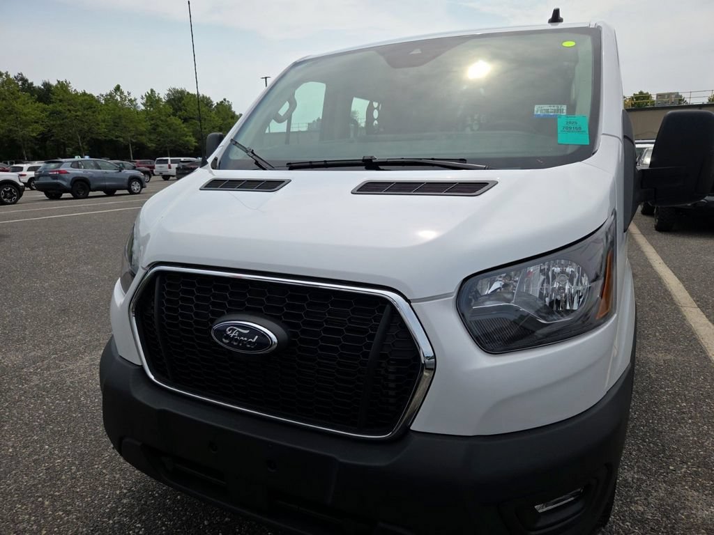 Used 2025 Ford Transit 250 Low Roof w/ Exterior Upgrade Package RWD image 3