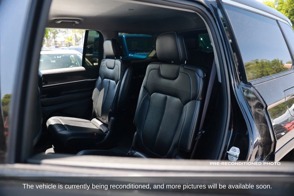 Used 2023 Jeep Grand Cherokee L Limited RWD image 12