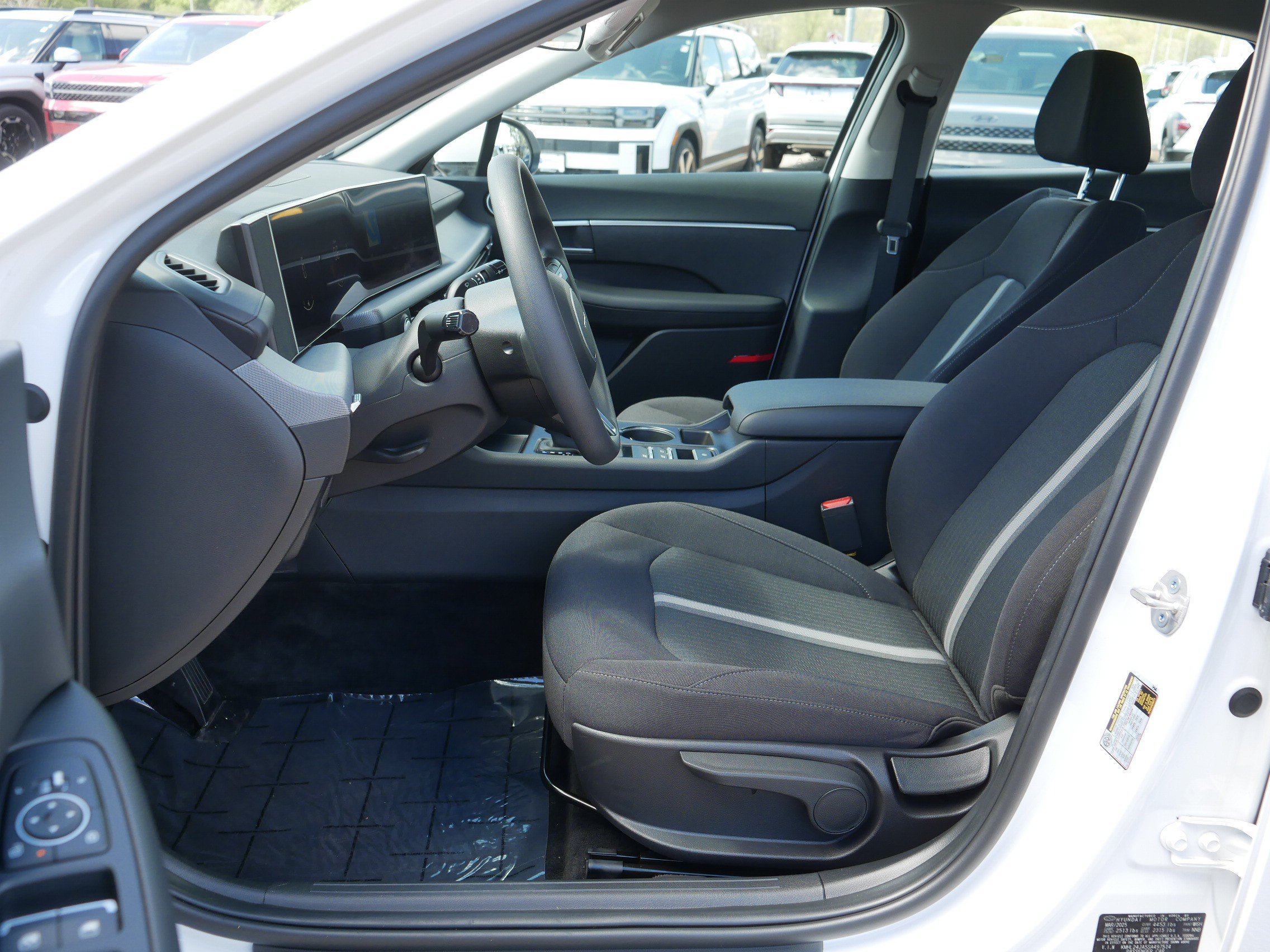 Used 2025 Hyundai Sonata SE FWD image 12