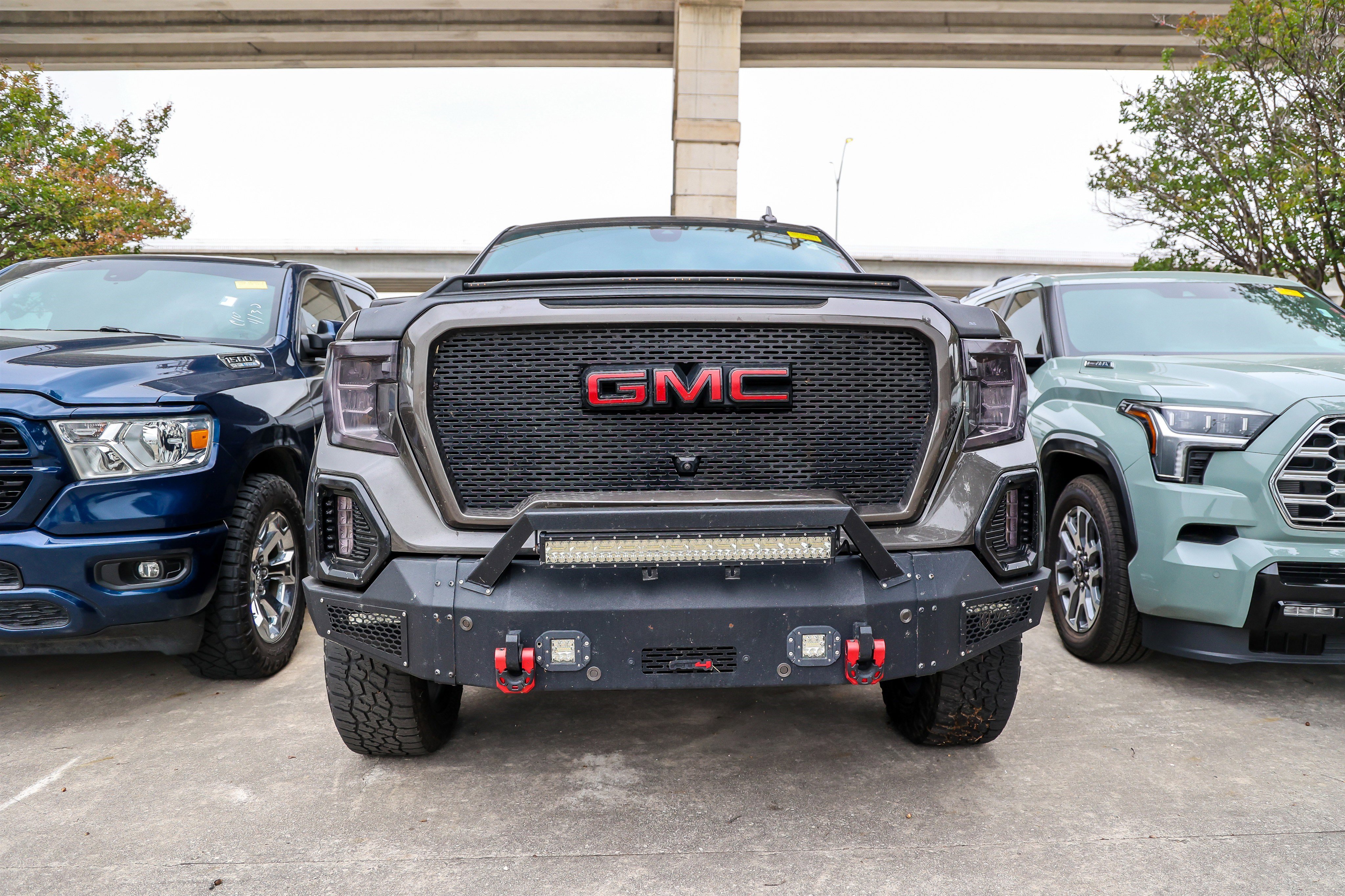Used 2020 GMC Sierra 1500 AT4 w/ AT4 Premium Package AWD/4WD image 4