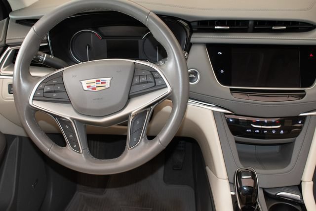 Used 2020 Cadillac XT5 Premium Luxury AWD/4WD image 16