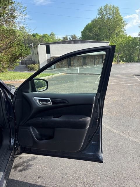 Used 2013 Nissan Pathfinder SV image 22