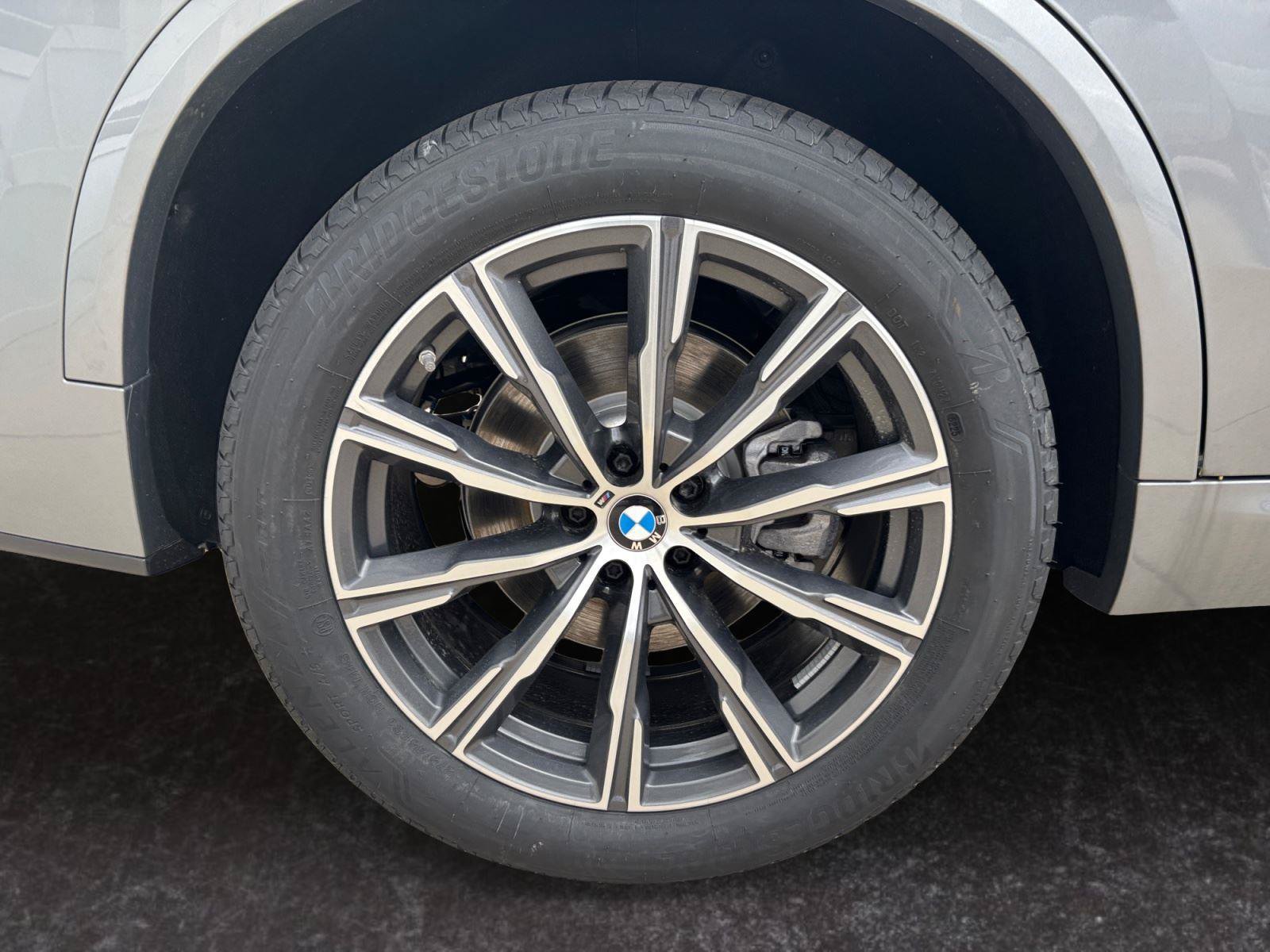Used 2026 BMW X5 xDrive40i w/ M Sport Package AWD/4WD image 27
