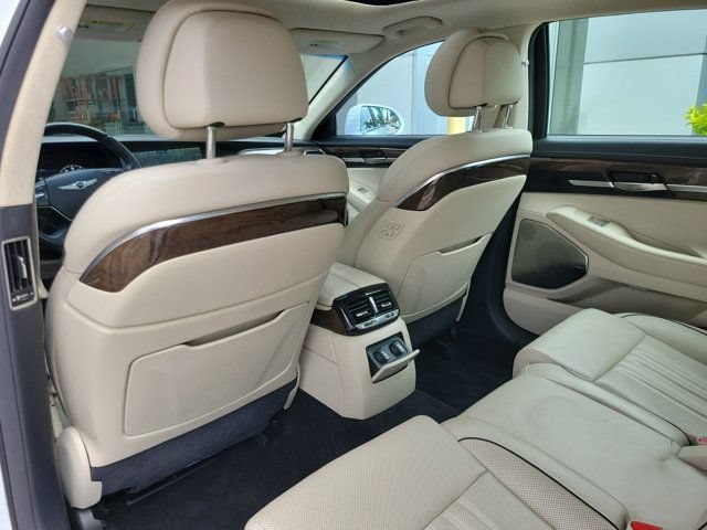 Used 2017 Genesis G90 3.3T Premium RWD image 9