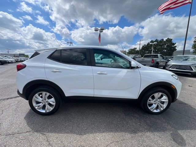 Used 2024 Buick Encore GX Preferred w/ Comfort Package AWD/4WD image 4