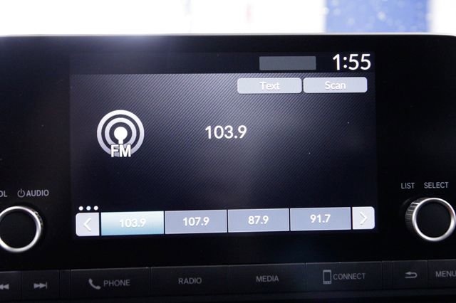 Certified 2023 Honda HR-V LX image 30