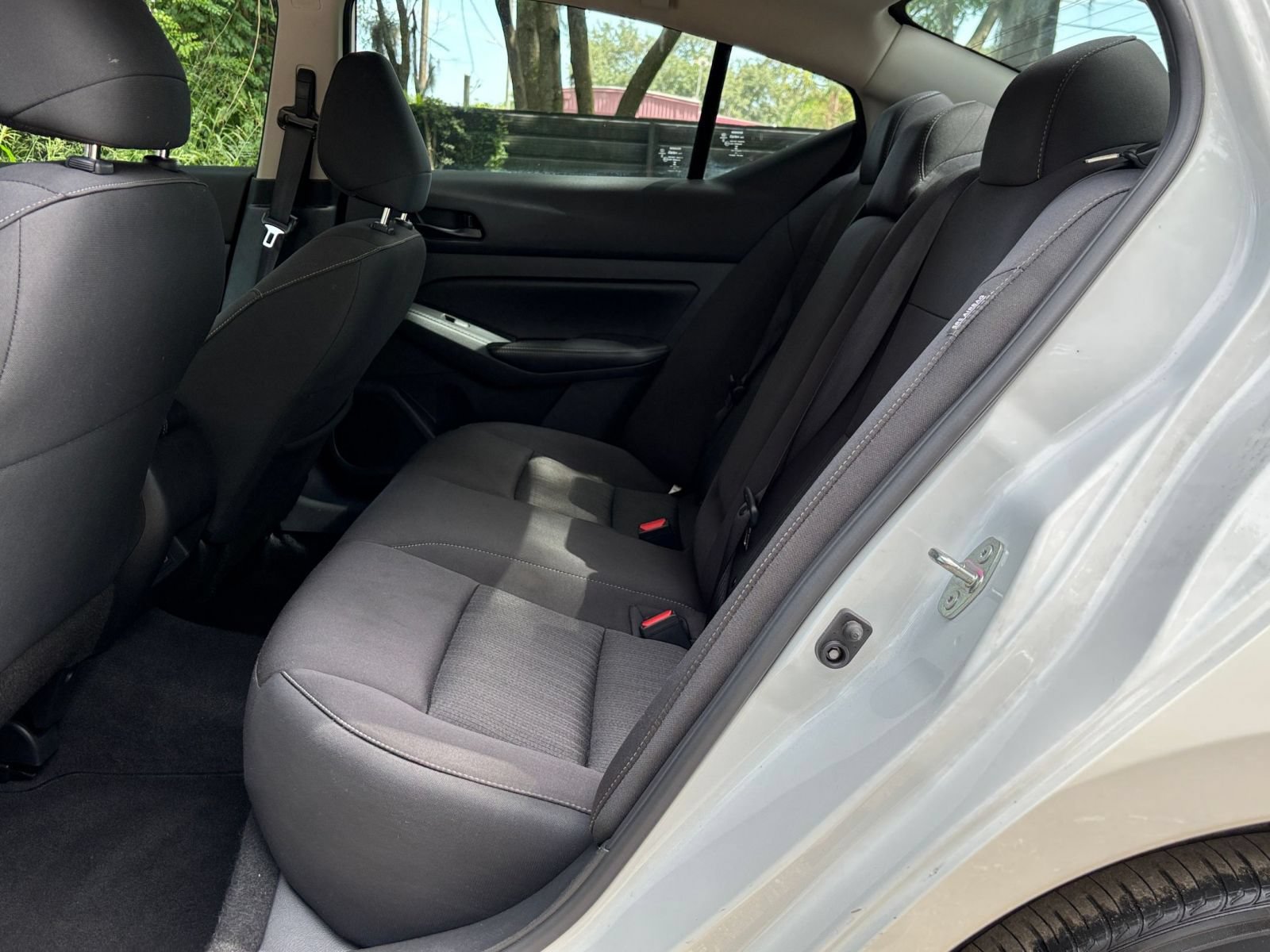 Used 2025 Nissan Altima 2.5 SV FWD image 21