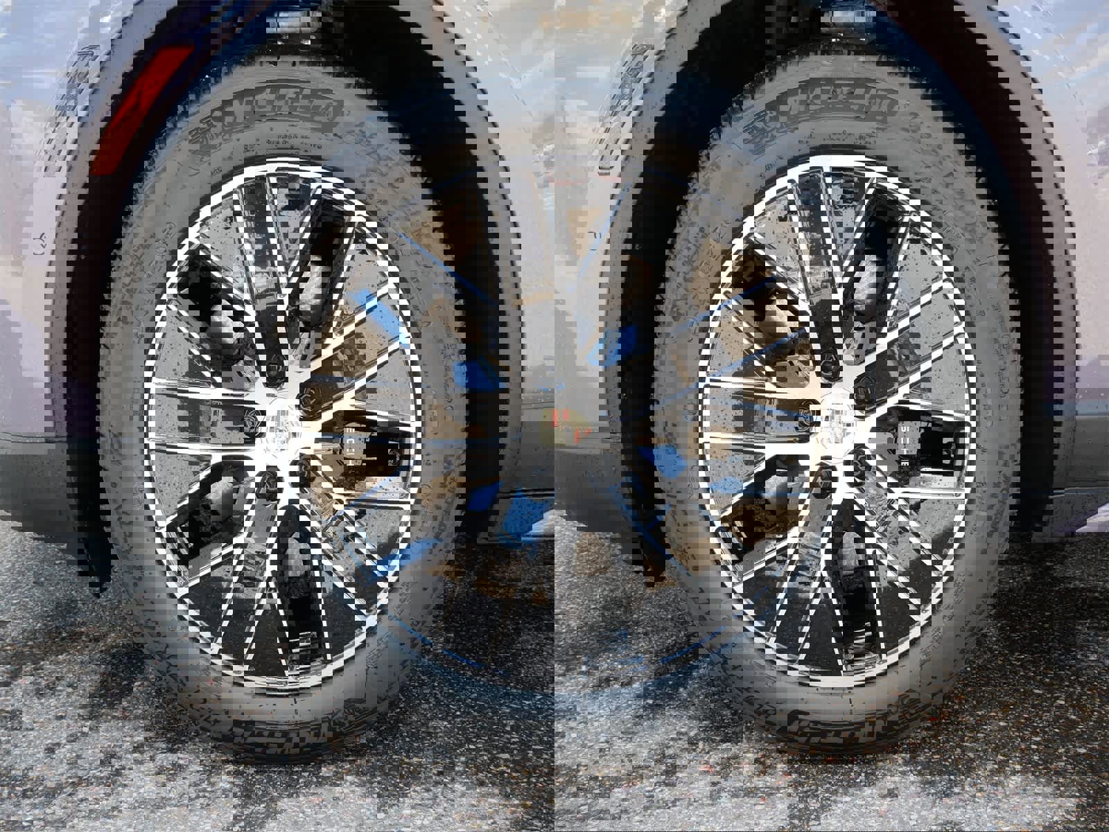 New 2025 Porsche Macan 4S Electric image 21