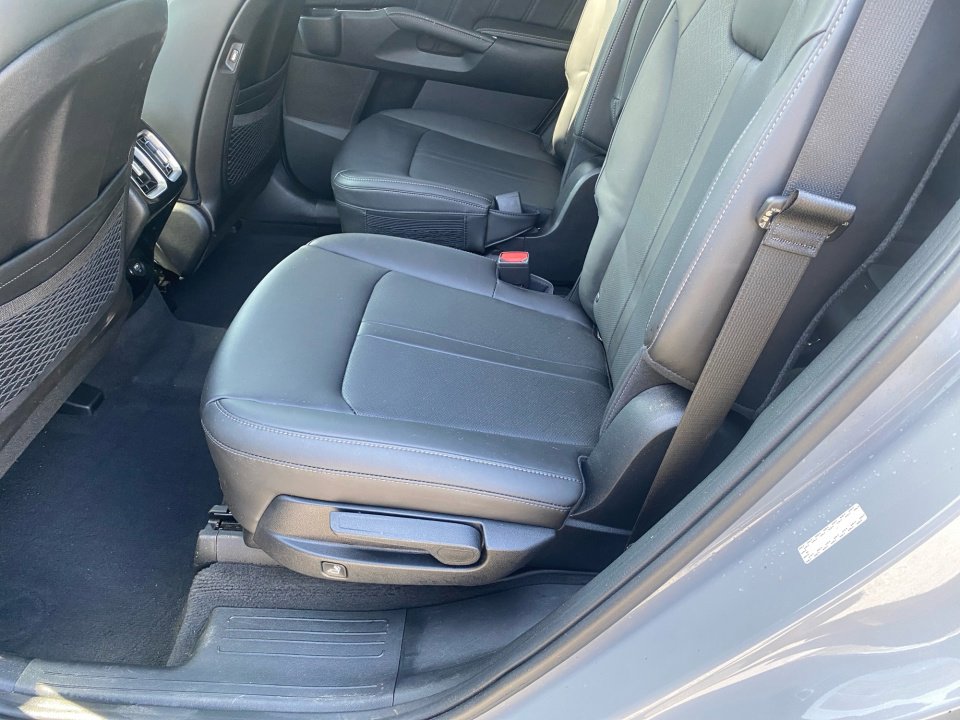 Used 2023 Kia Sorento SX image 16