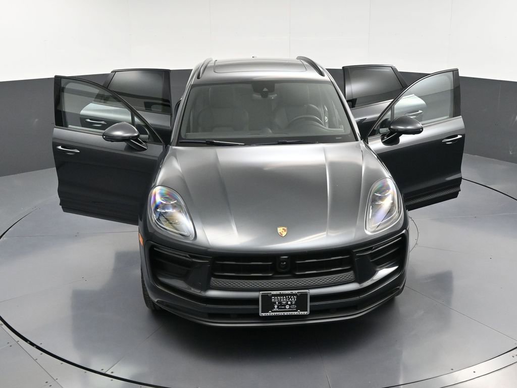 Certified 2026 Porsche Macan AWD/4WD image 32
