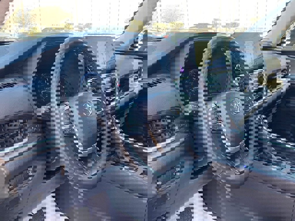 Certified 2024 Toyota Grand Highlander XLE image 9