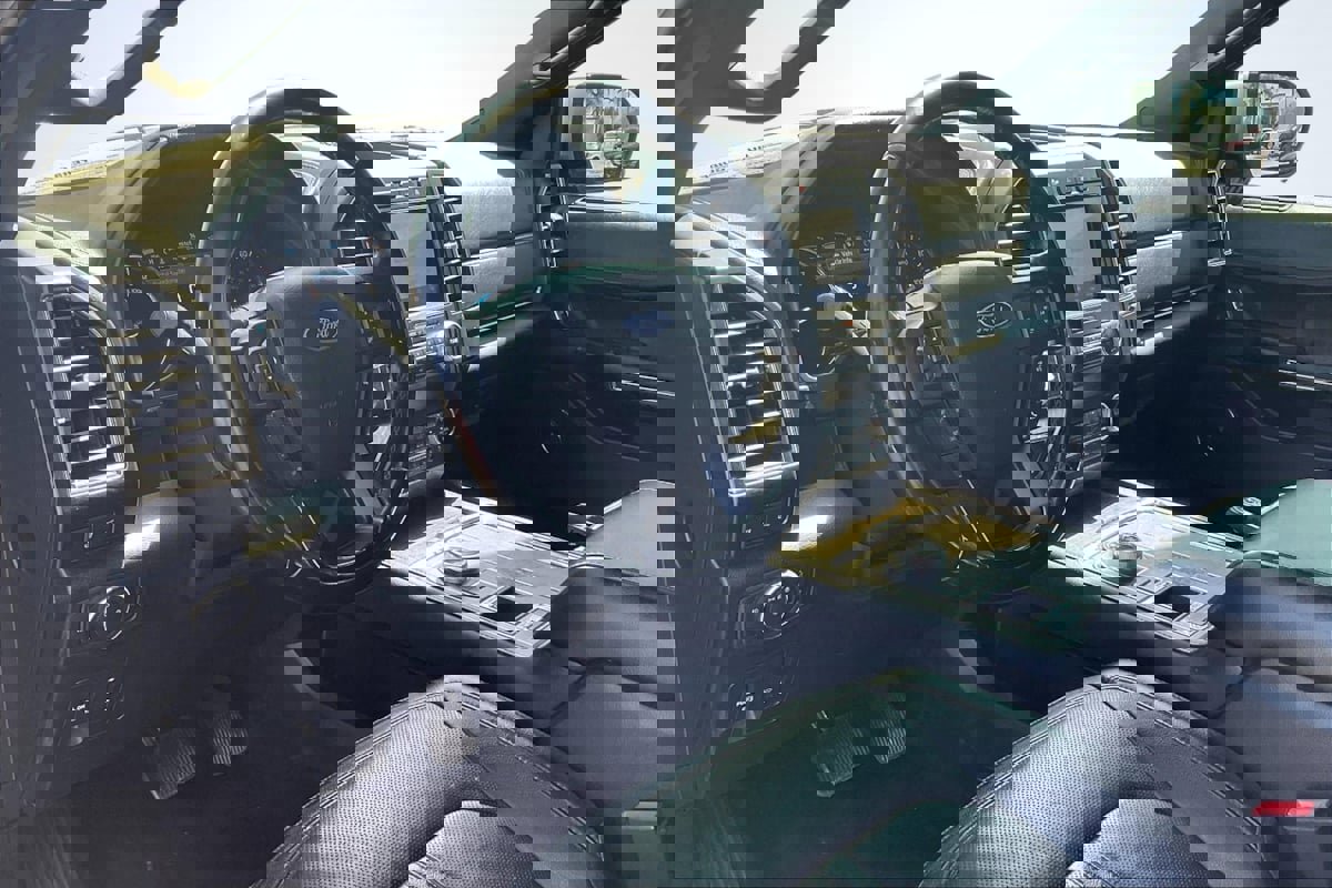 Used 2020 Ford Expedition Limited image 14