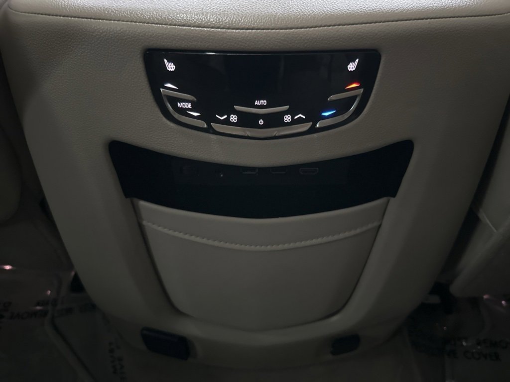 Used 2018 Cadillac Escalade Luxury image 35