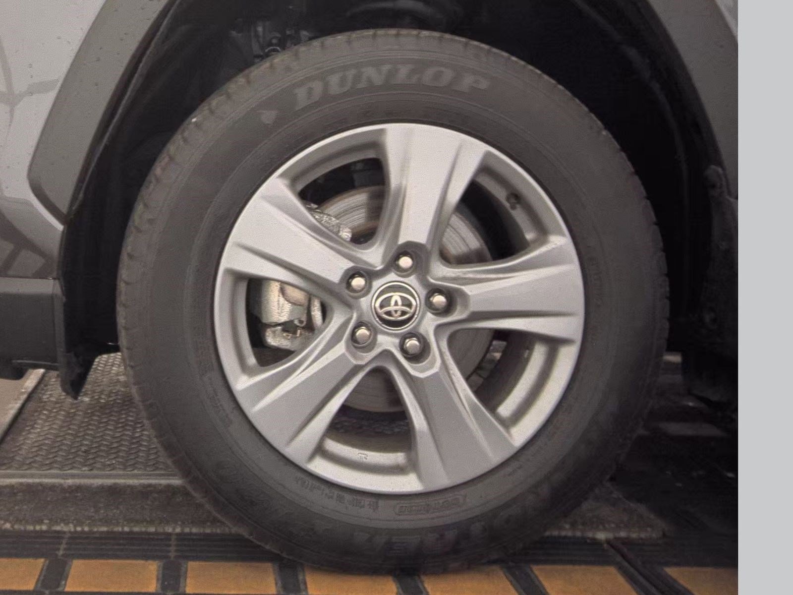 Used 2025 Toyota RAV4 XLE FWD image 11