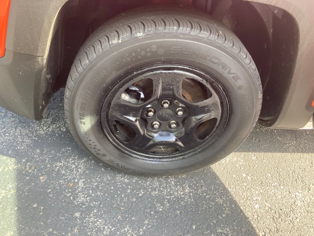 Used 2017 Jeep Renegade Sport w/ Power & Air Group FWD image 31