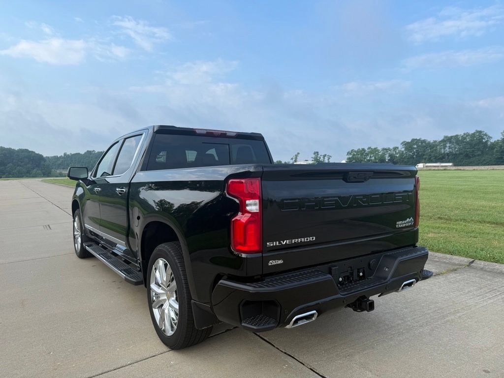 Used 2026 Chevrolet Silverado 1500 High Country w/ High Country Premium Package AWD/4WD image 6