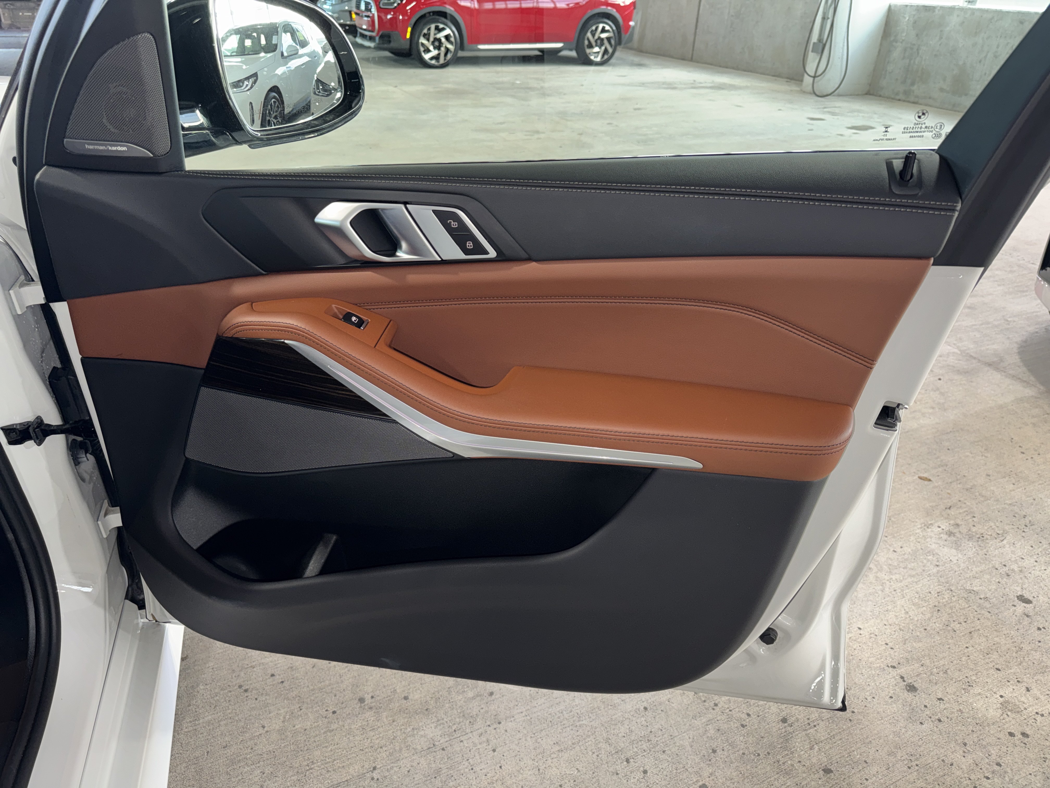 Used 2024 BMW X5 sDrive40i w/ M Sport Package RWD image 9