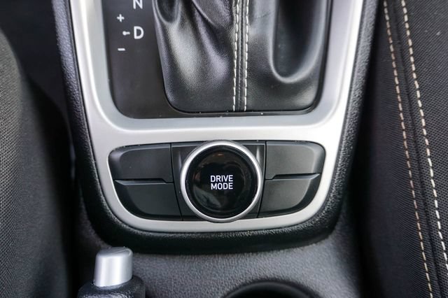 Used 2025 Hyundai Venue SEL FWD image 13