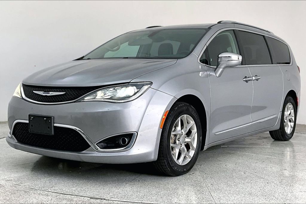 Used 2018 Chrysler Pacifica Limited image 41