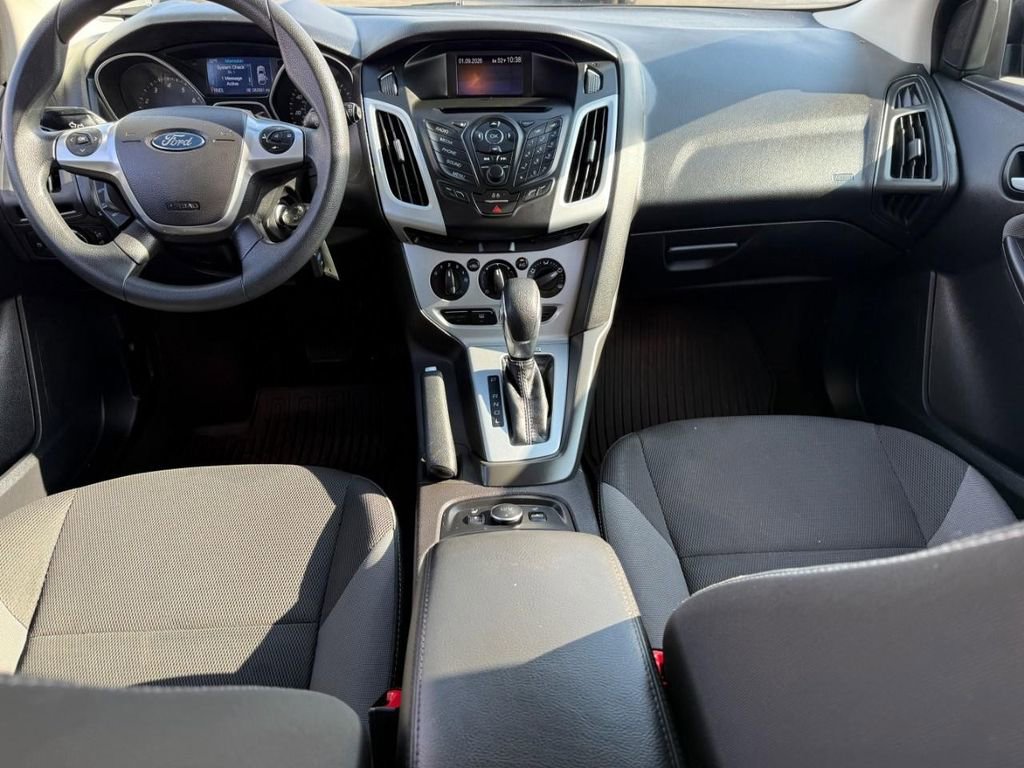 Used 2014 Ford Focus SE w/ SE Winter Package image 11