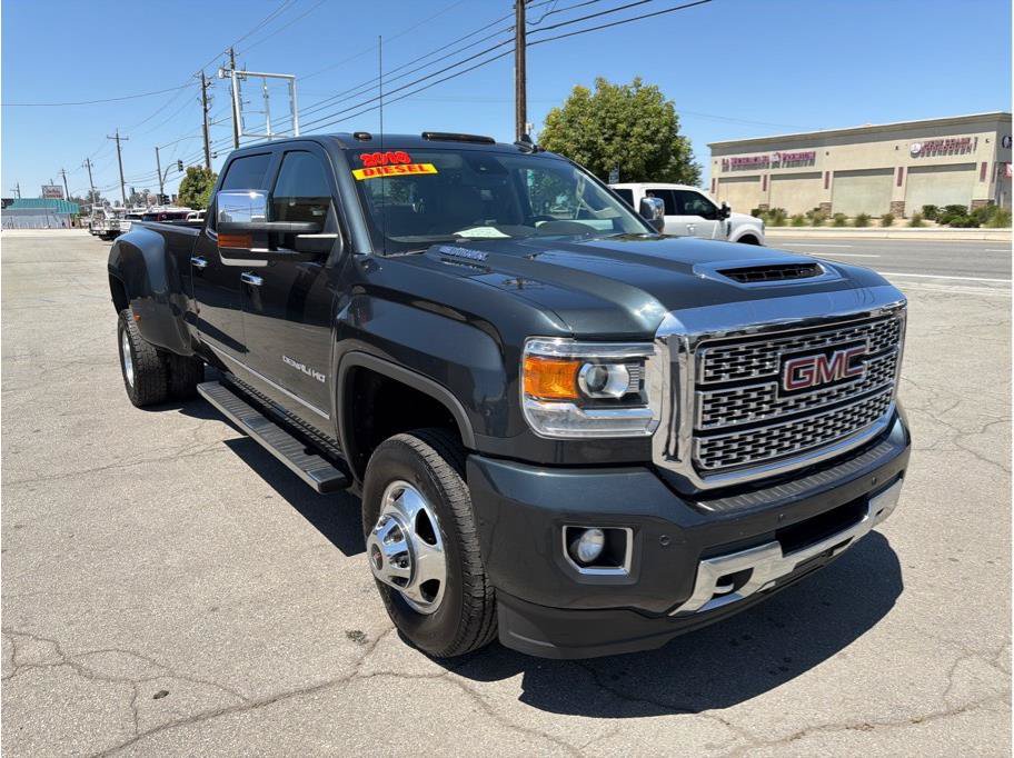 Used 2018 GMC Sierra 3500 Denali w/ Duramax Plus Package AWD/4WD image 2
