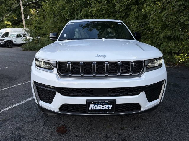 New 2027 Jeep Grand Cherokee L Limited AWD/4WD image 3