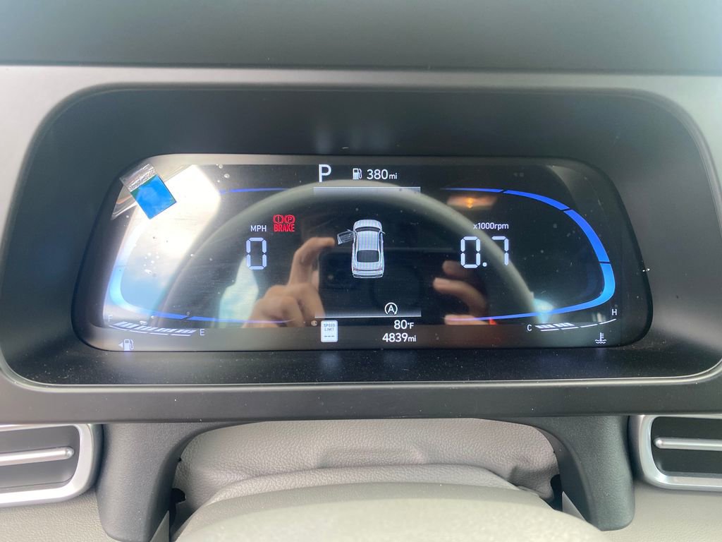 Certified 2025 Hyundai Elantra SE FWD image 33