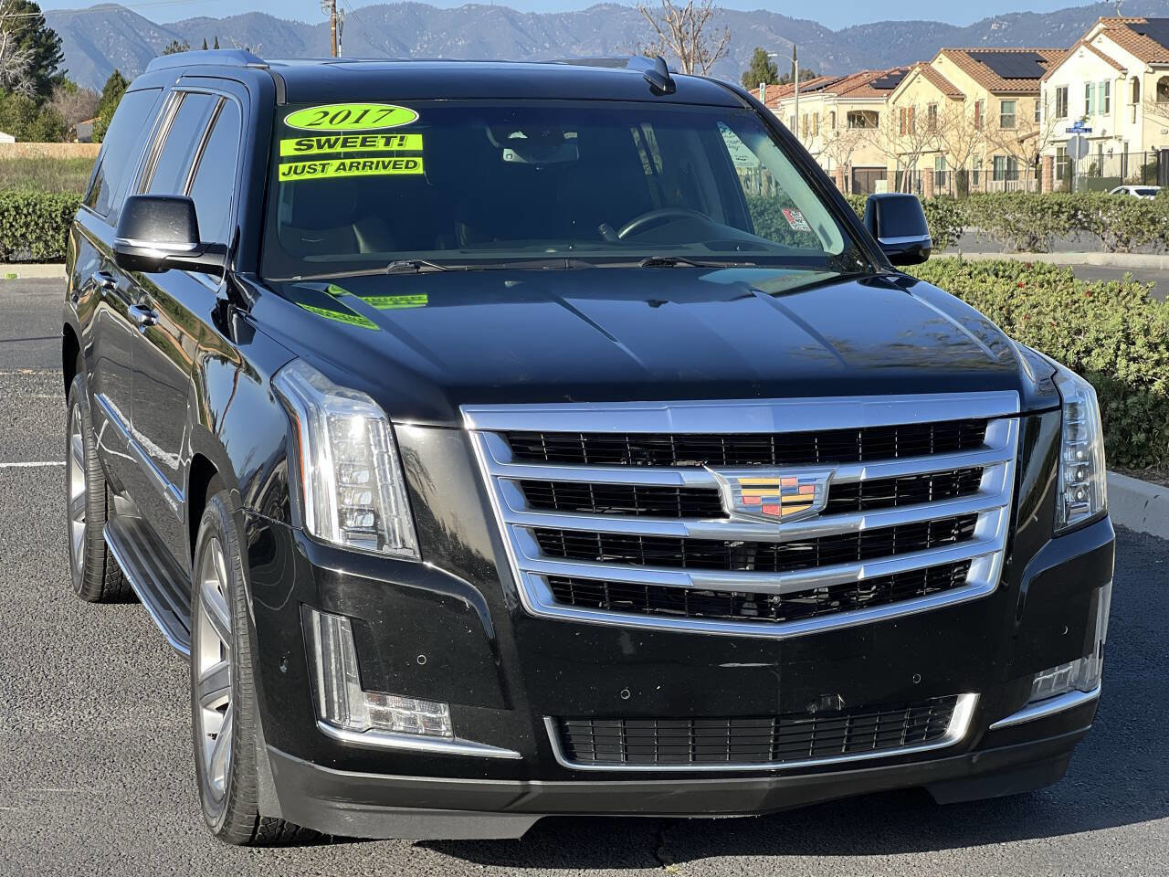 Used 2017 Cadillac Escalade ESV Luxury image 4