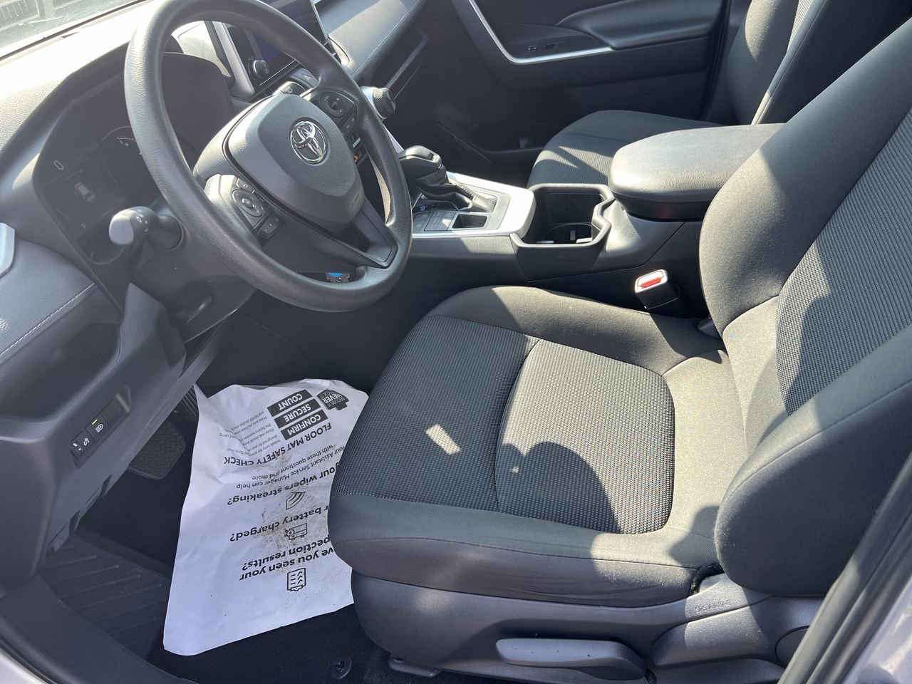 Used 2024 Toyota RAV4 LE AWD/4WD image 16
