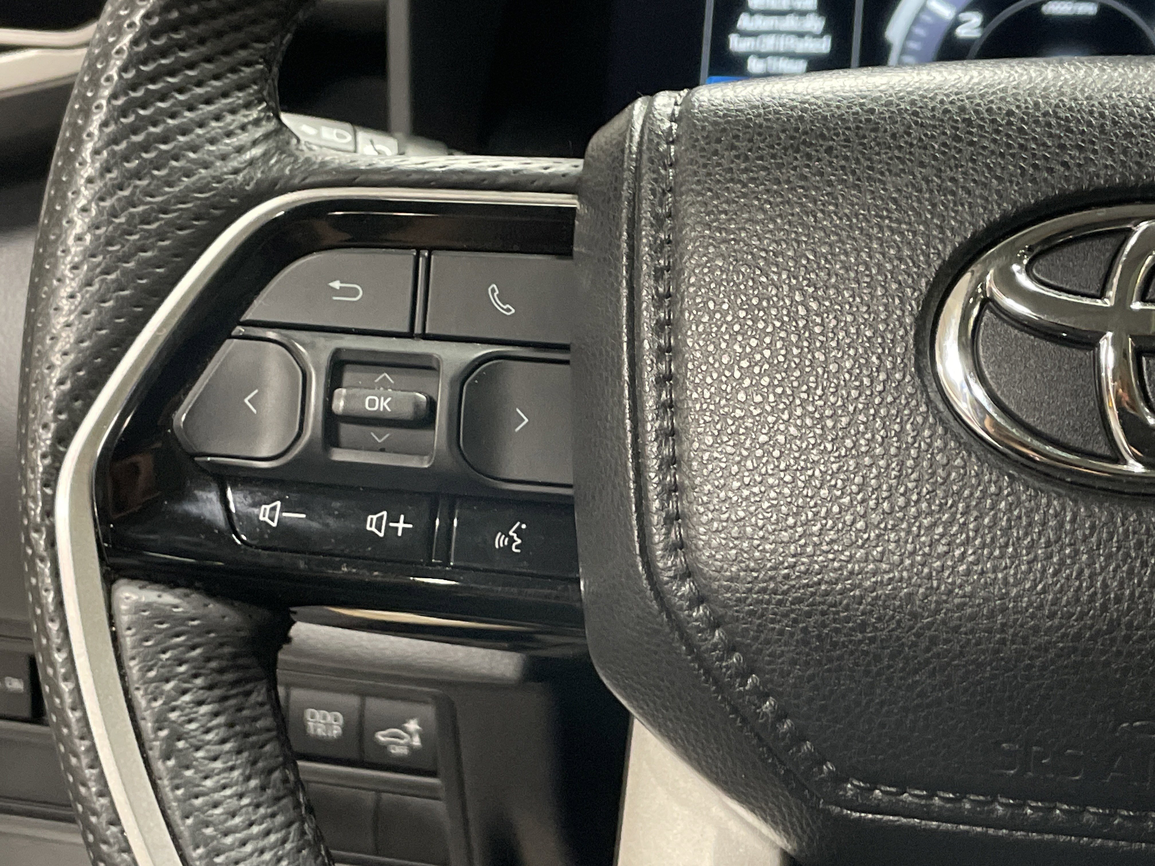 Certified 2024 Toyota Sequoia Limited w/ Tow Technology Package image 19