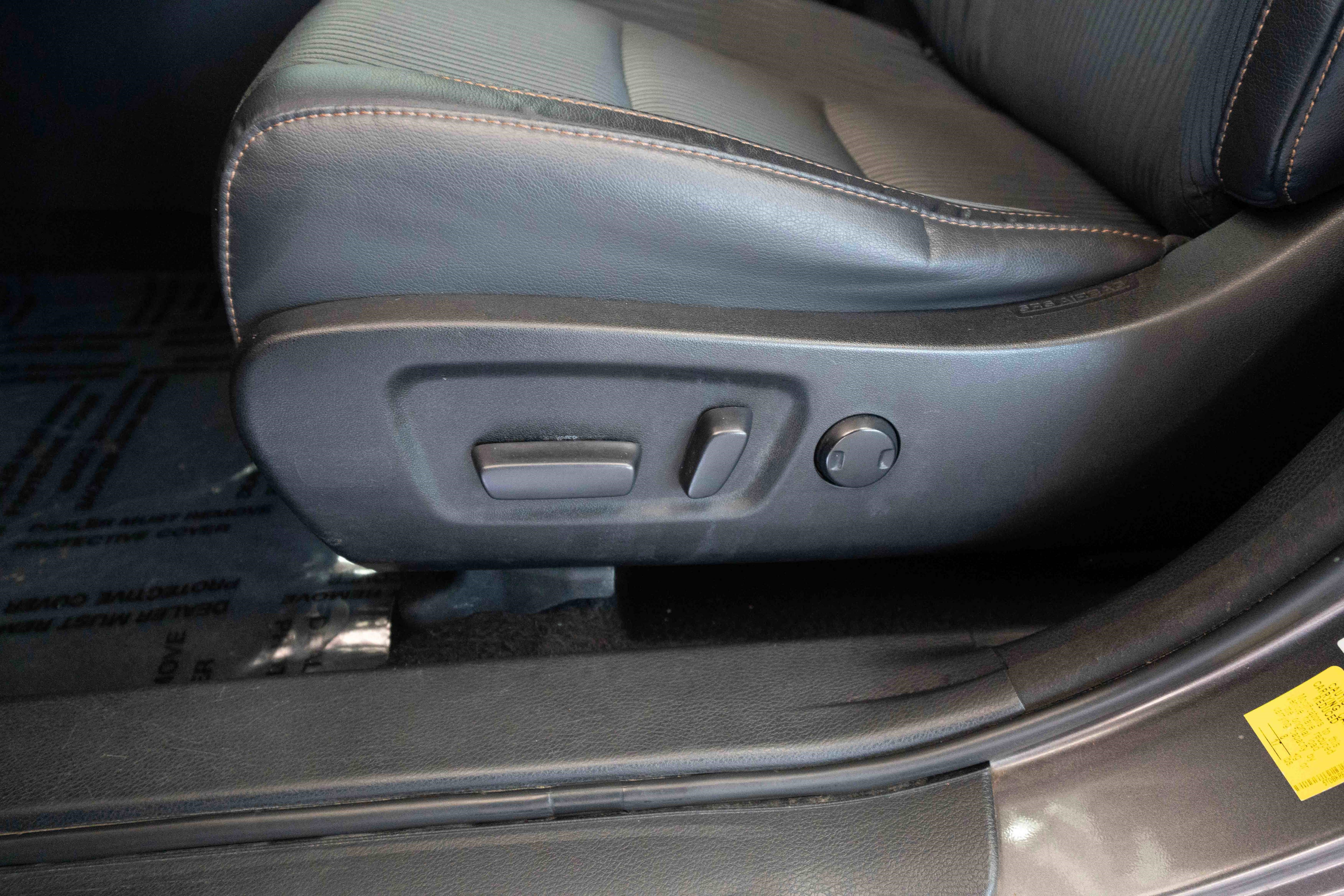 Used 2016 Toyota Highlander Plus AWD/4WD image 12