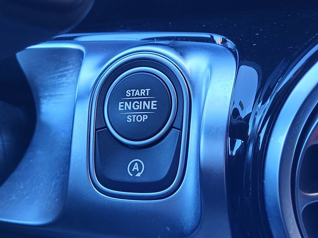 Certified 2025 Mercedes-Benz GLB 250 4MATIC image 21