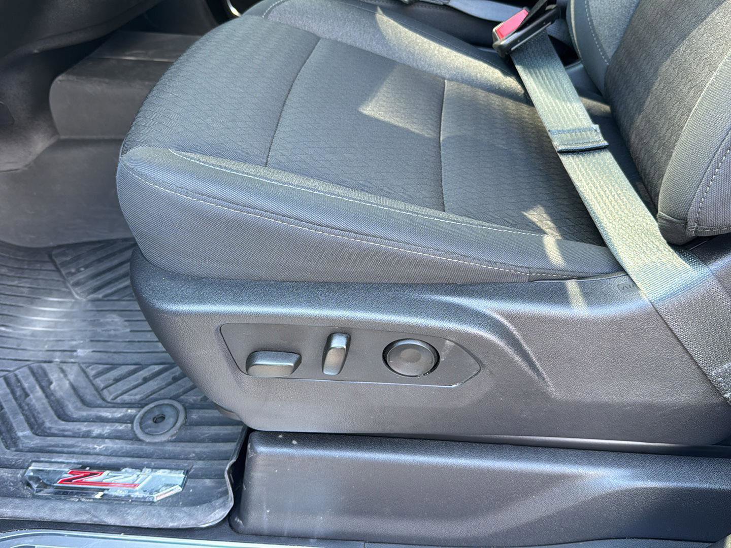 Used 2025 Chevrolet Silverado 2500 LT image 27