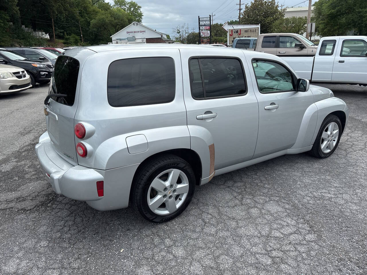 Used 2011 Chevrolet HHR LT FWD image 9