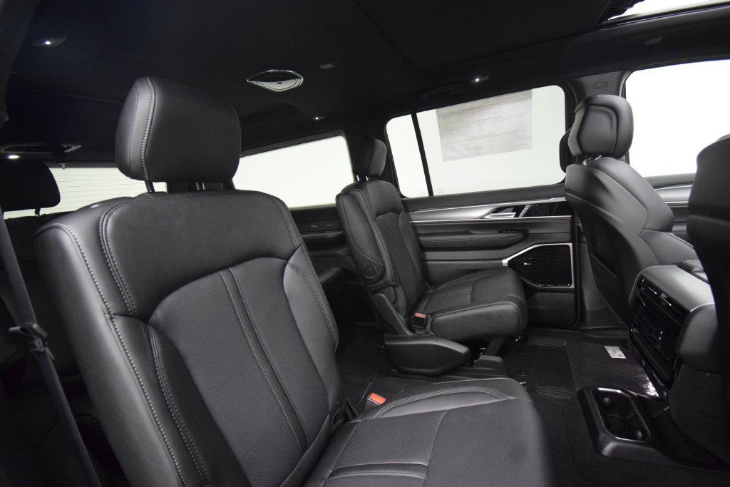 New 2026 Jeep Grand Wagoneer Limited AWD/4WD image 20