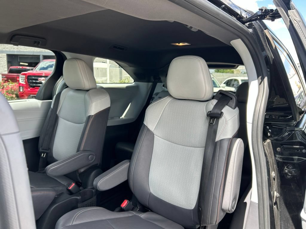 Used 2023 Toyota Sienna XSE w/ XSE Plus Package AWD/4WD image 22