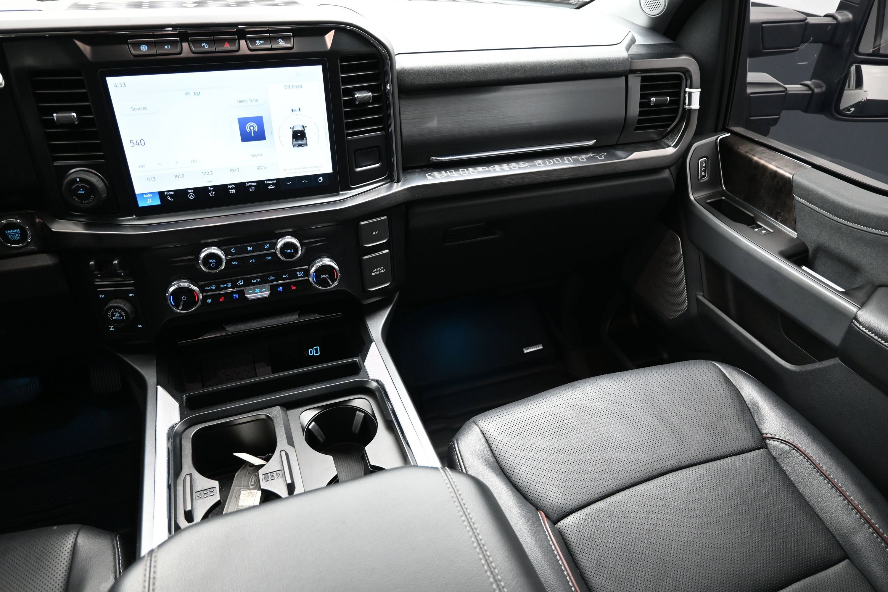 Used 2023 Ford F250 Lariat w/ Lariat Ultimate Package AWD/4WD image 42