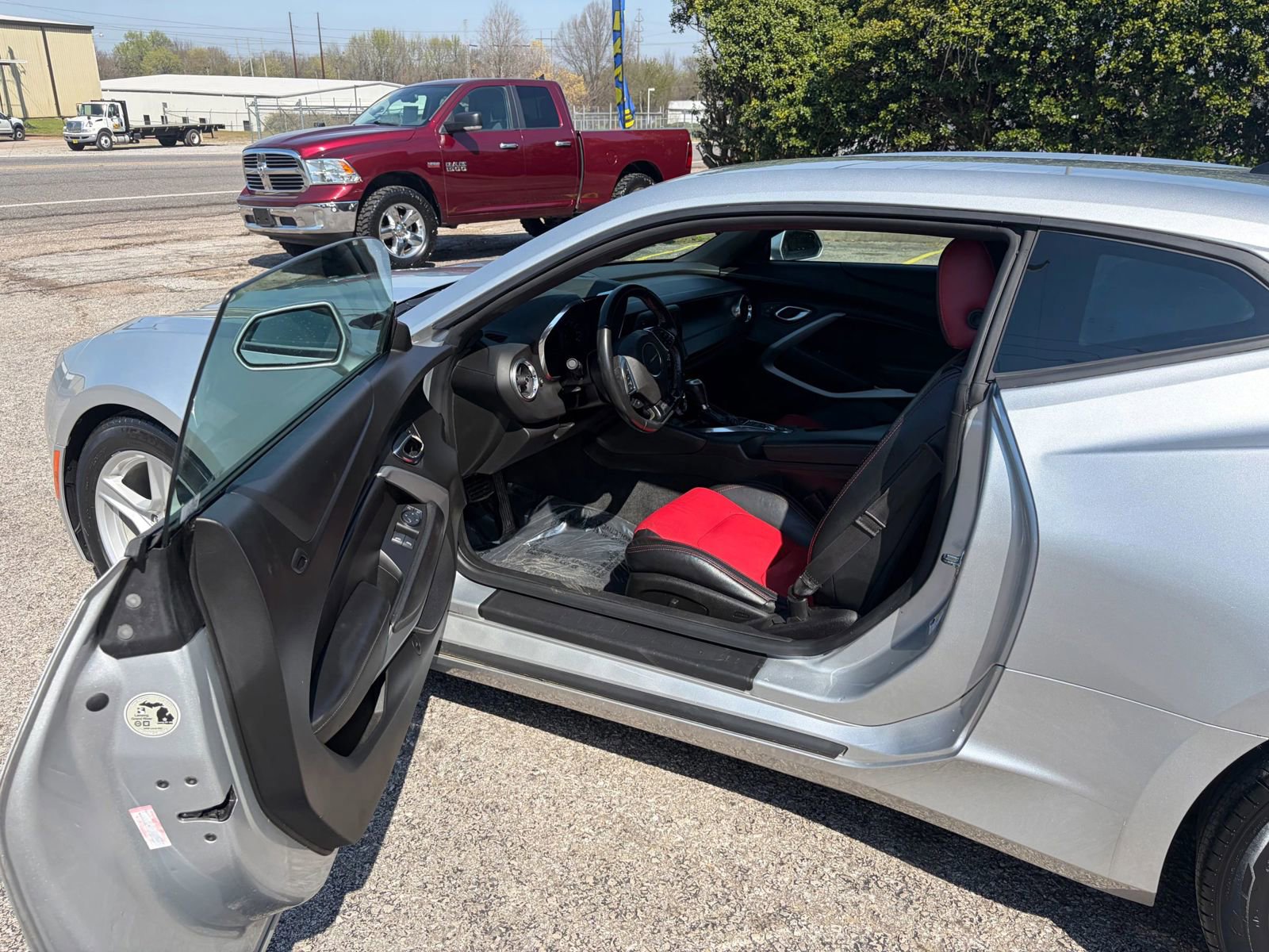Used 2017 Chevrolet Camaro LT image 10