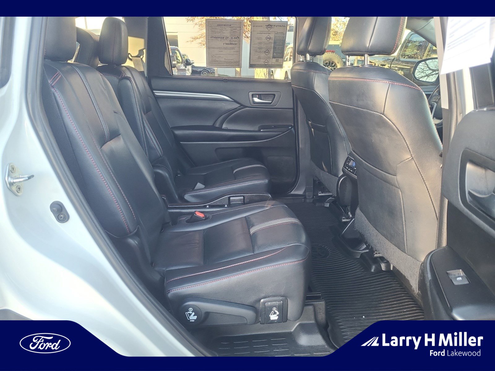 Used 2019 Toyota Highlander SE image 18