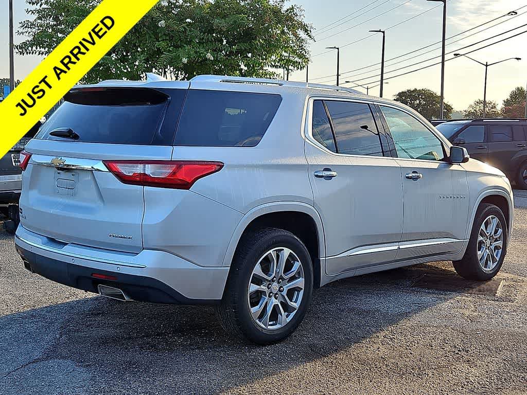 Used 2021 Chevrolet Traverse Premier FWD image 4