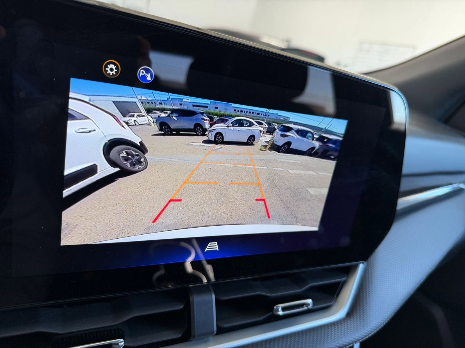 Used 2025 Chevrolet Equinox LT image 17