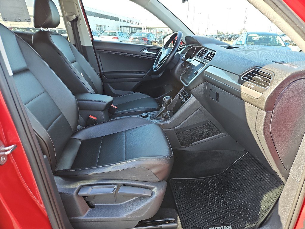 Used 2019 Volkswagen Tiguan SE image 16