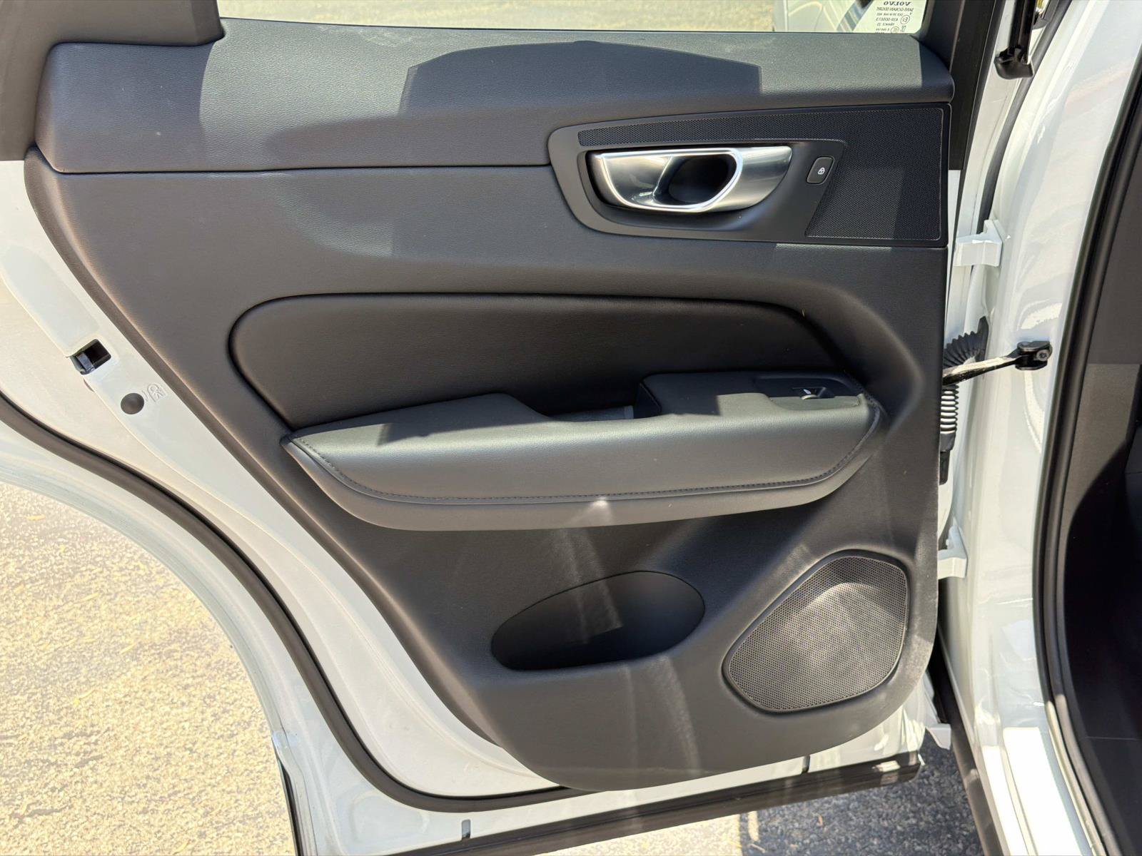 Certified 2023 Volvo XC60 B5 Plus AWD/4WD image 20