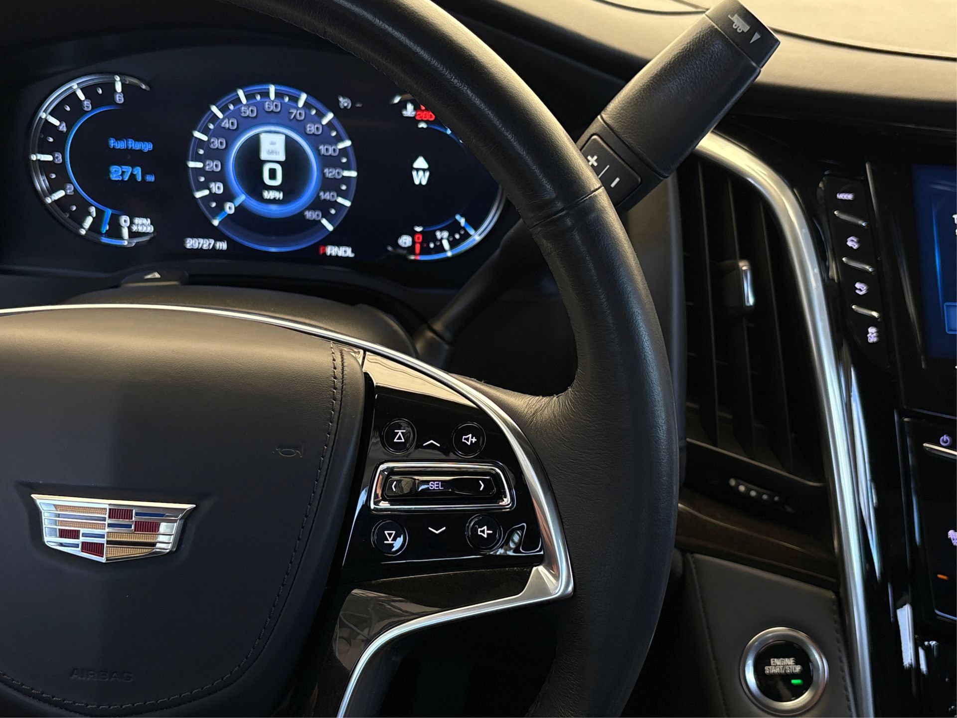 Used 2020 Cadillac Escalade Platinum RWD image 31