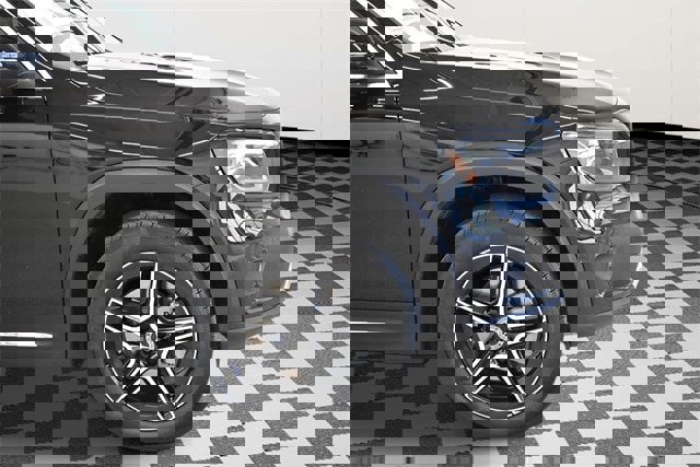 New 2026 Mercedes-Benz GLB 250 4MATIC image 13