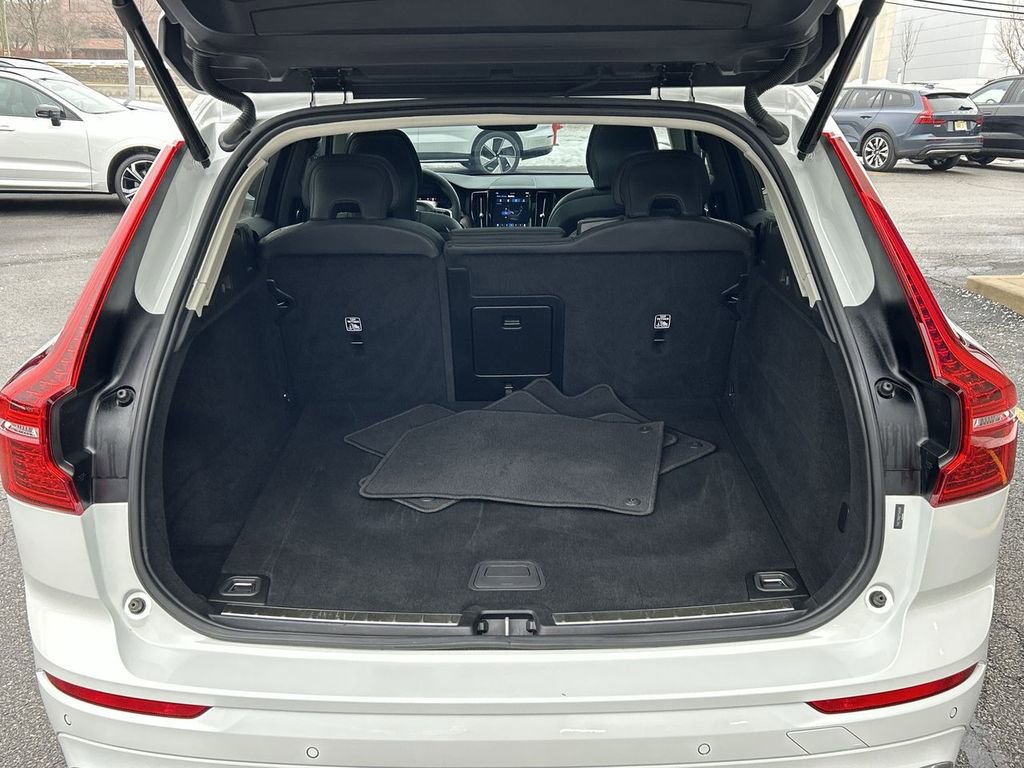 Certified 2023 Volvo XC60 B5 Plus w/ Climate Package image 27