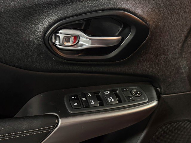 Used 2020 Jeep Cherokee Latitude Lux w/ Comfort/Convenience Group image 30